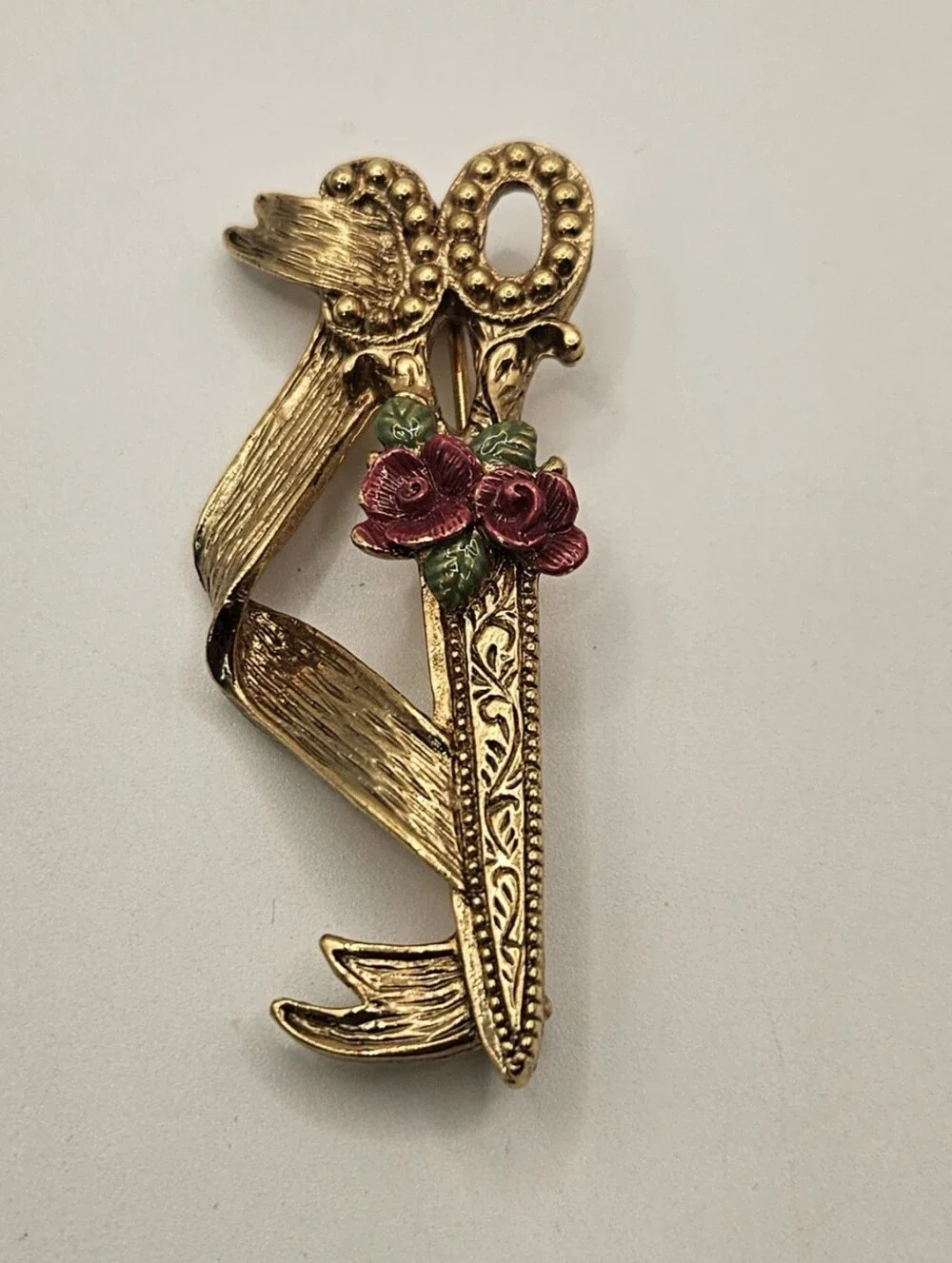 Vintage Gold Tone Scissors Shears Brooch Pin Enamel Rose Ribbon Jewelry